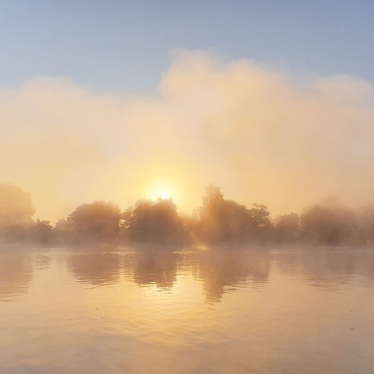 Sonnenaufgang auf dem See Fototapete